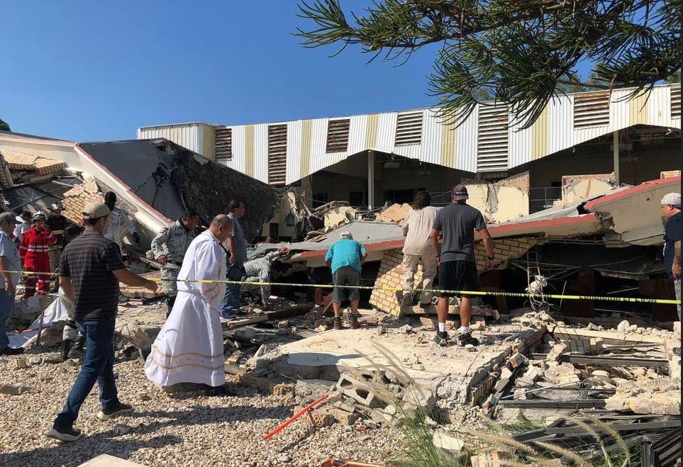 فروریختن سقف یک کلیسا در مکزیک و آتش‌سوزی در اسپانیا جان ۲۲ تن را گرفت