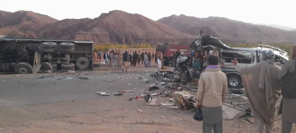  در یک رویداد ترافیکی در بامیان ۱۲ تن کشته و زخمی شده‌اند