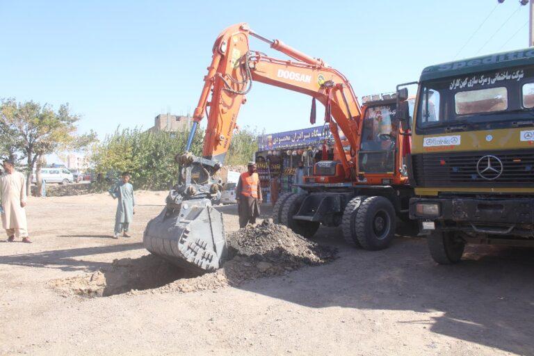 کار ساخت یک کانال و یک پل به ارزش ۳۶ میلیون افغانی در شهر هرات آغاز شد