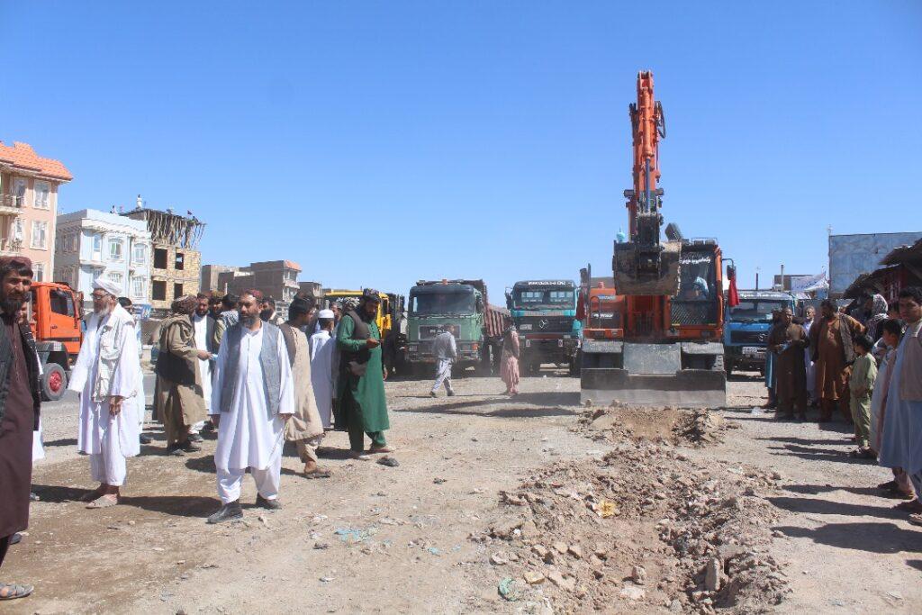 به ارزش ۳۲ میلیون افغانی کار ساخت یک سرک در هرات آغاز گردید