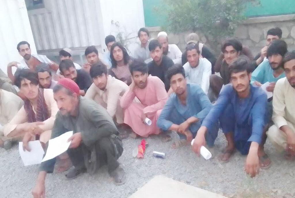 ۲۶ مهاجر افغان از زندان‌های پاکستان آزاد شدند