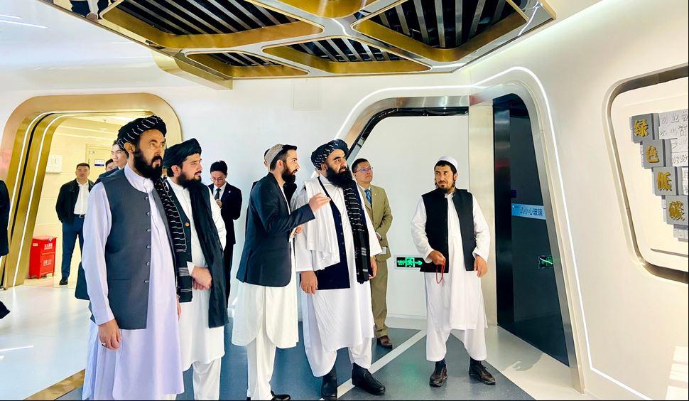 متقی از سرمایه‌گذاران چینی خواسته تا در بخش تولید انرژی برق در افغانستان سرمایه‌گذاری کنند