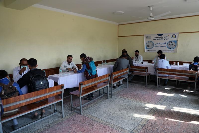 یک کمپ صحی برای تداوی رایگان دانش‌آموزان و معلمین در یکی از لیسه‌های شهر کابل ایجاد شد