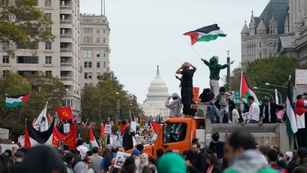 هزاران تن در امریکا و بریتانیا با راه‌اندازی اعتراضات خواستار آتش‌بس در غزه شدند