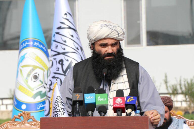 سراج‌الدین حقانی: اخراج اجباری افغان‌ها از پاکستان خلاف آموزه‌های اسلامی و موازین بین‌المللی است