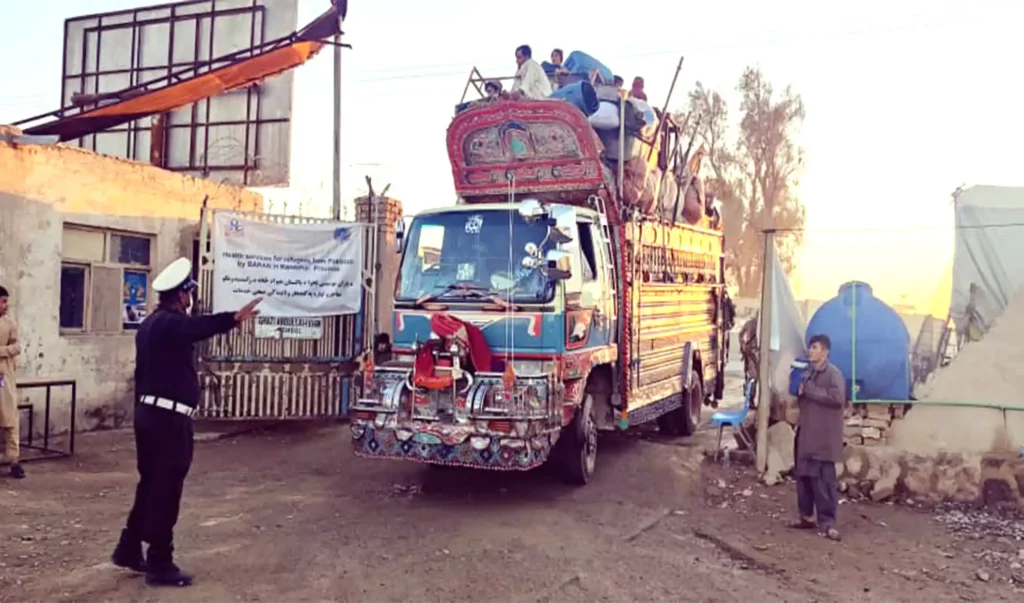 سازمان عفو بین‌الملل بار دیگر از پاکستان خواست که روند اخراج مهاجرین افغان را متوقف کند
