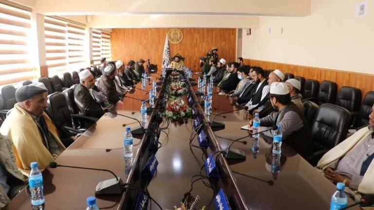 والی تخار: همکاری و کمک با مهاجرین برگشته وجیبۀ حکومت و ملت است