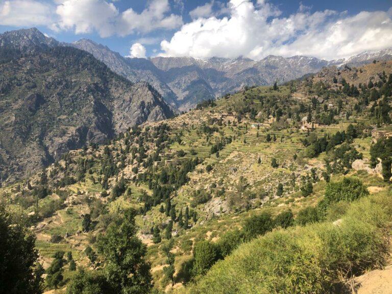 مردم برخی مناطق کنر می‌گویند، به خدمات مخابراتی دسترسی ندارند