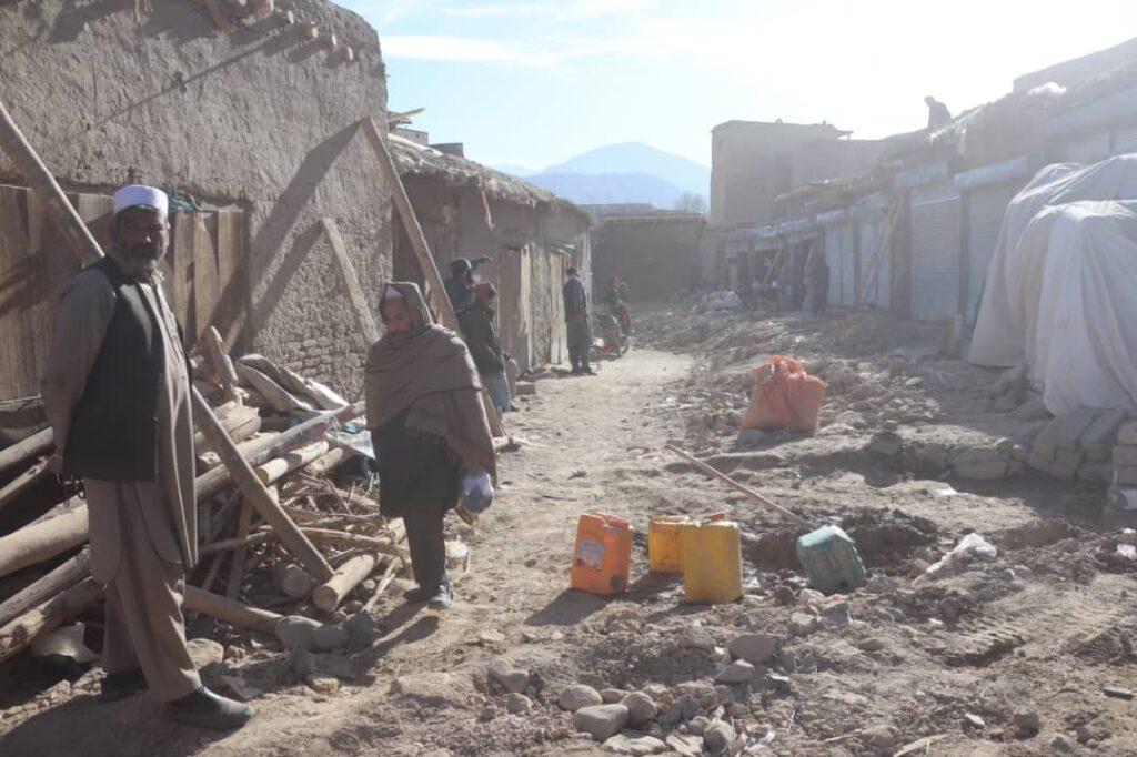 پروان کې پر دولتي ځمکه جوړ شوي ۲۵۰ دوکانونه تخریب شول