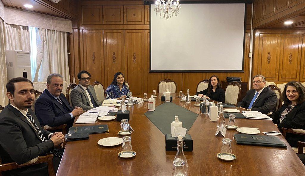 امریکایي او پاکستاني چارواکو د افغان کډوالو په اړه خبرې کړې