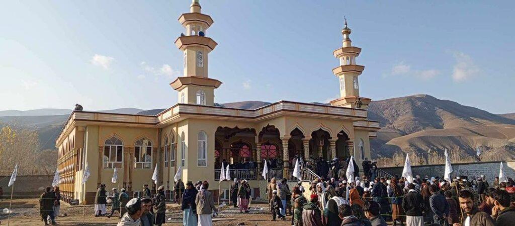یک مسجد جامع در بدخشان از سوی مردم ساخته شد