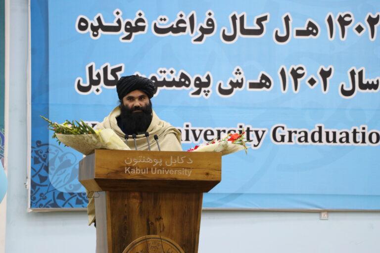 حقانی: تأمین نیازمندی‌ها زمان می‌برد و مشکلات با همدیگرپذیری حل می‌شود