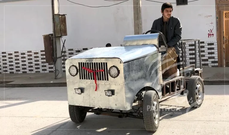 بلخ کې د ښوونځي یوه زده‌کوونکي موټر جوړ کړی