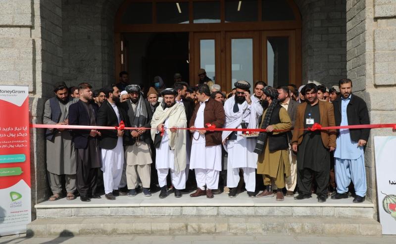 نمایشگاهی برای حمایت از مهاجرین در کابل افتتاح شد