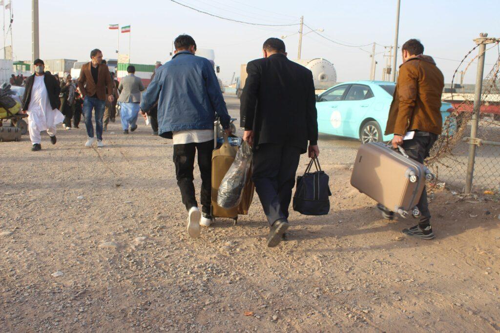 برخی مهاجرین برگشتۀ افغان از ایران از حکومت خواهان فراهم‌سازی زمینۀ کار و تهیۀ سرپناه اند