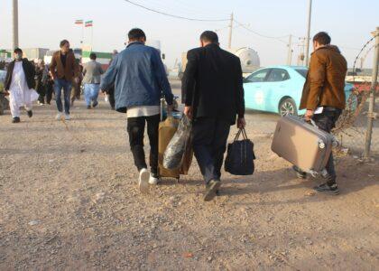 برخی مهاجرین برگشتۀ افغان از ایران از حکومت خواهان فراهم‌سازی زمینۀ کار و تهیۀ سرپناه اند