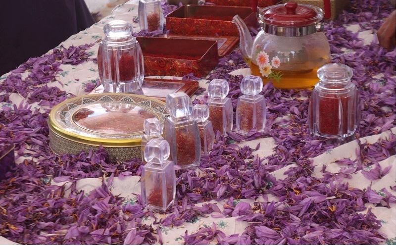Kandahar farmers demand markets for saffron