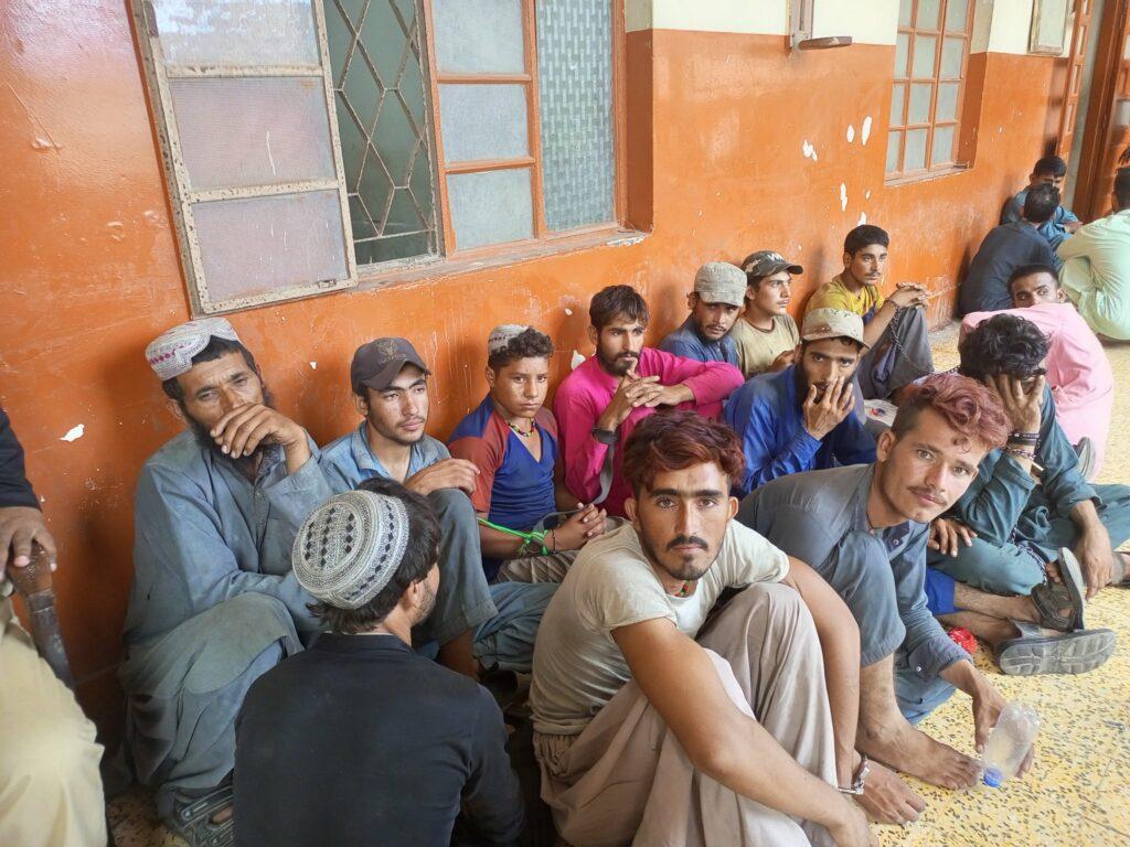 Over 80 Afghans freed from Pakistani prisons return home