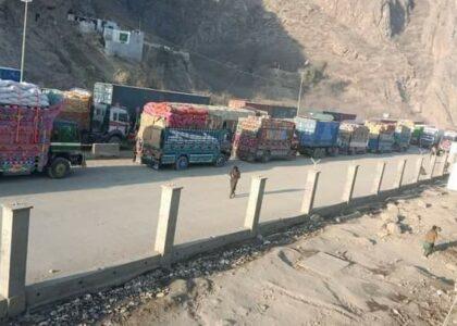 د تورخم دروازې تړل کېدو اونۍ پوره شوه؛ پاکستان لا هم پر ویزه او پاسپورټ ټینګار کوي