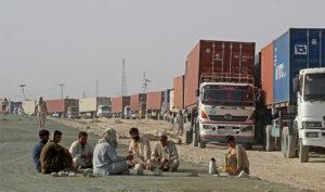 Af-Pak trade resumes via Kharlachi crossing