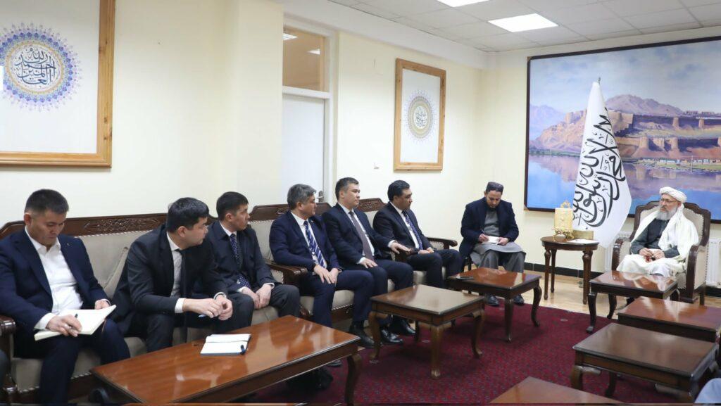 وزیر تجارت قرغزستان: آمادۀ سرمایه‌گذاری در افغانستان هستیم