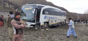 Badakhshan: Snow blocks Faizabad-Kishim highway