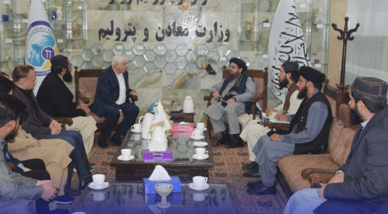 یوه روسي پانګوال د کانونو استخراج برخه کې پانګونې ته لېوالتیا ښودلې ده