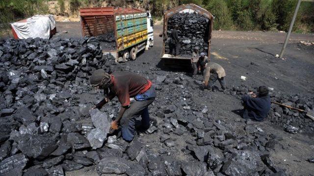 گازگرفته‌گی در یک معدن زغال‌سنگ در سمنگان جان سه تن را گرفت