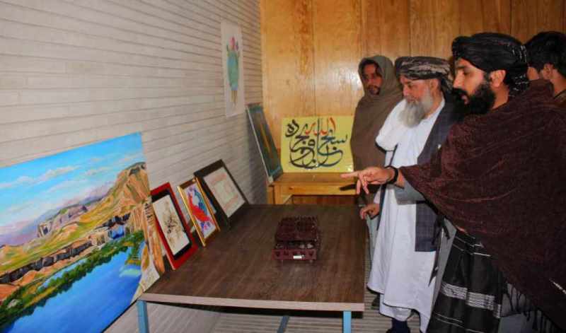 Day-long art exhibition held in Bamyan