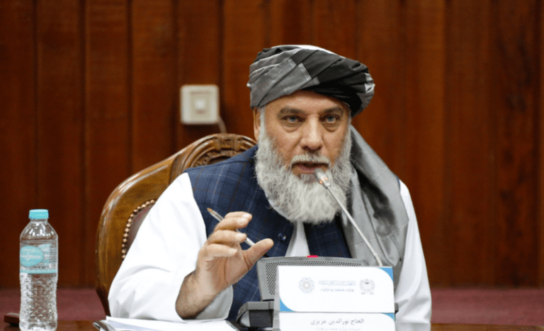 Azizi stresses more facilities for businessmen in provinces