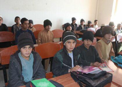 کندهار کې څه باندې ۳۰۰ یتیم او بې‌سرپرسته ماشومان دارالایتام کې ساتل کېږي