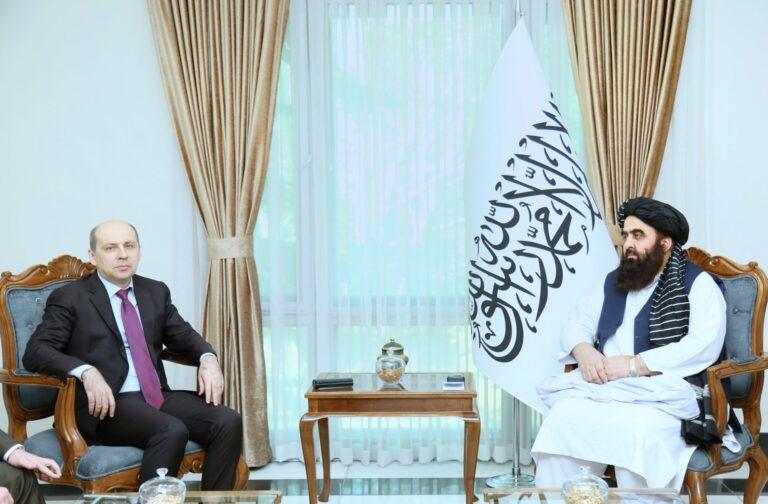متقي: که د دوحې ناسته کې د ا.ا شرایط په پام کې نه نیول کېږي، نه ګډون غوره دی