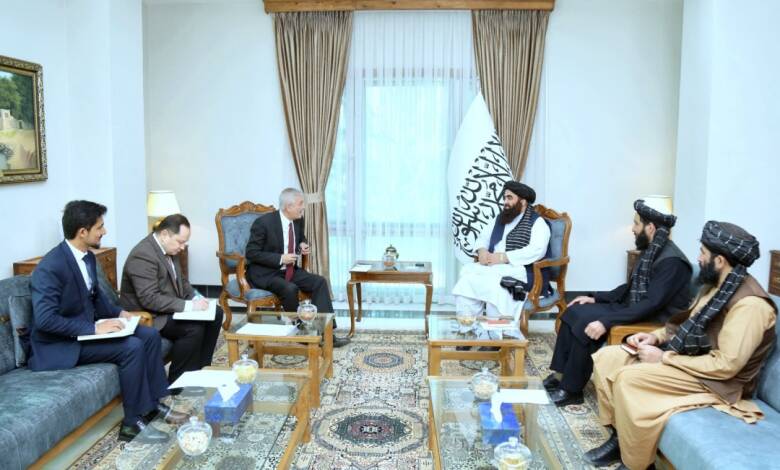 متقی با سفیر ازبکستان در مورد تجارت دوجانبه و مشکلات تاجران افغان گفتگو کرد