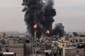 Nearly 100 killed as Israel pummels Rafah