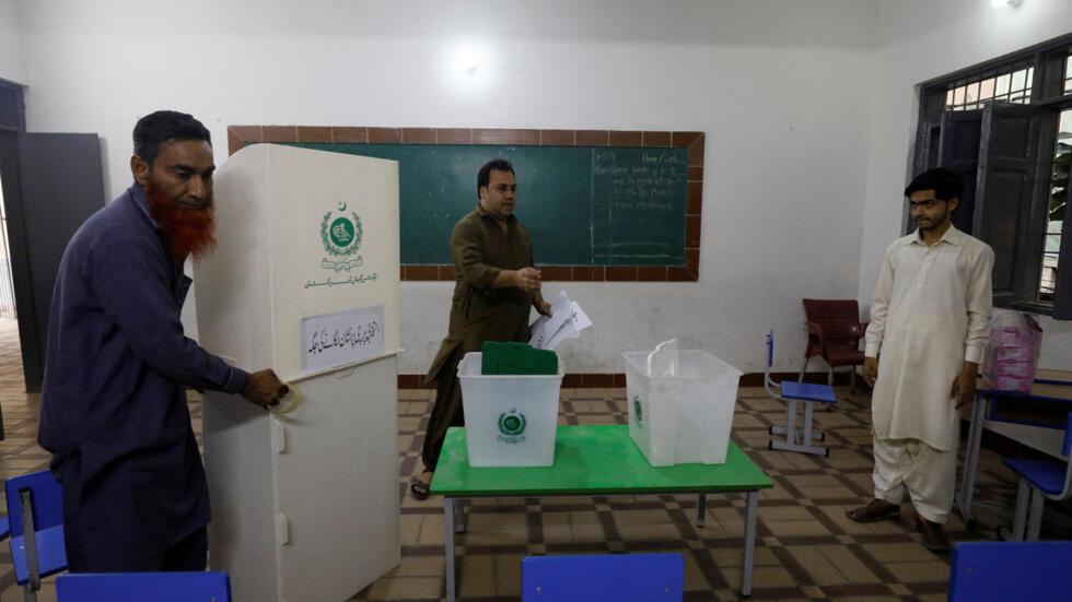 روند رای‌دهی در انتخابات پارلمانی پاکستان آغاز شد