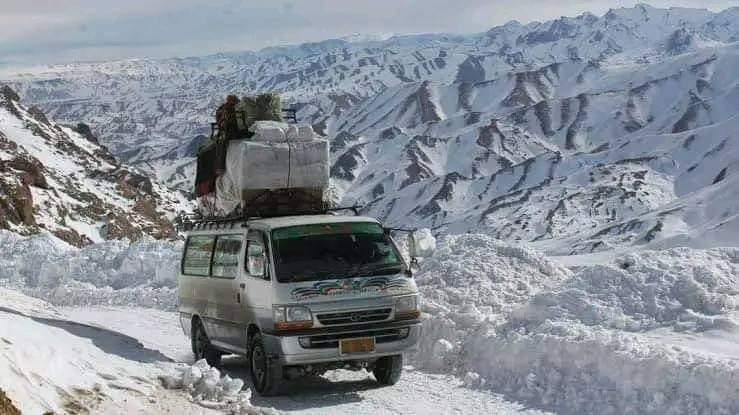 Heavy snow closes Ghor-Kabul highway for traffic