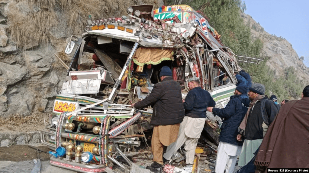 40 police wounded in Khyber Pakhtunkhwa accident