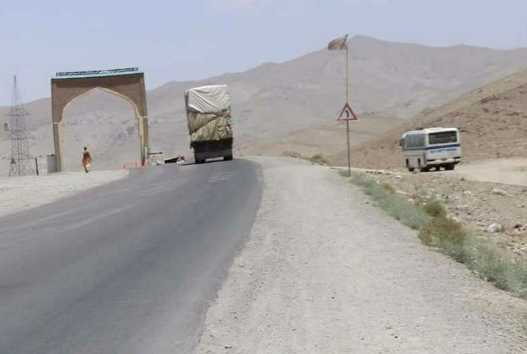 6 injured as bus, three-wheeler collide in Ghazni