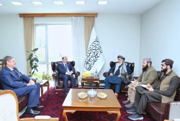 ستانکزي د اذربایجان له سفیر سره د سوداګریزو اړیکو پر پراختیا خبرې وکړې