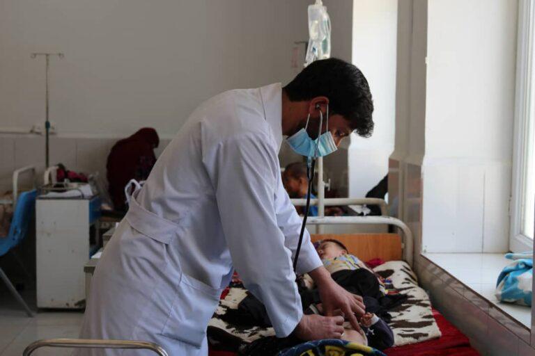 شفاخانۀ ولایتی غور: در کمتر از یک ماه گذشته ۱۲۸ طفل مبتلا به  سرخکان  را بستری کرده‌‌ایم