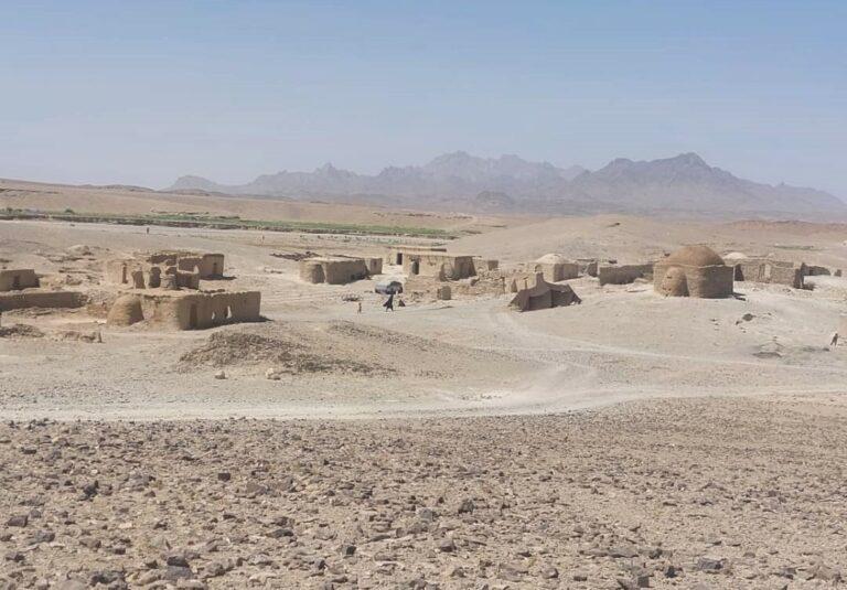 برخی باشنده‌گان فراه‌رود از عدم دسترسی به خدمات مخابراتی شاکی‌اند
