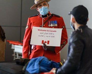 ۳۰۴ افغان دیگر به کانادا منتقل شدند