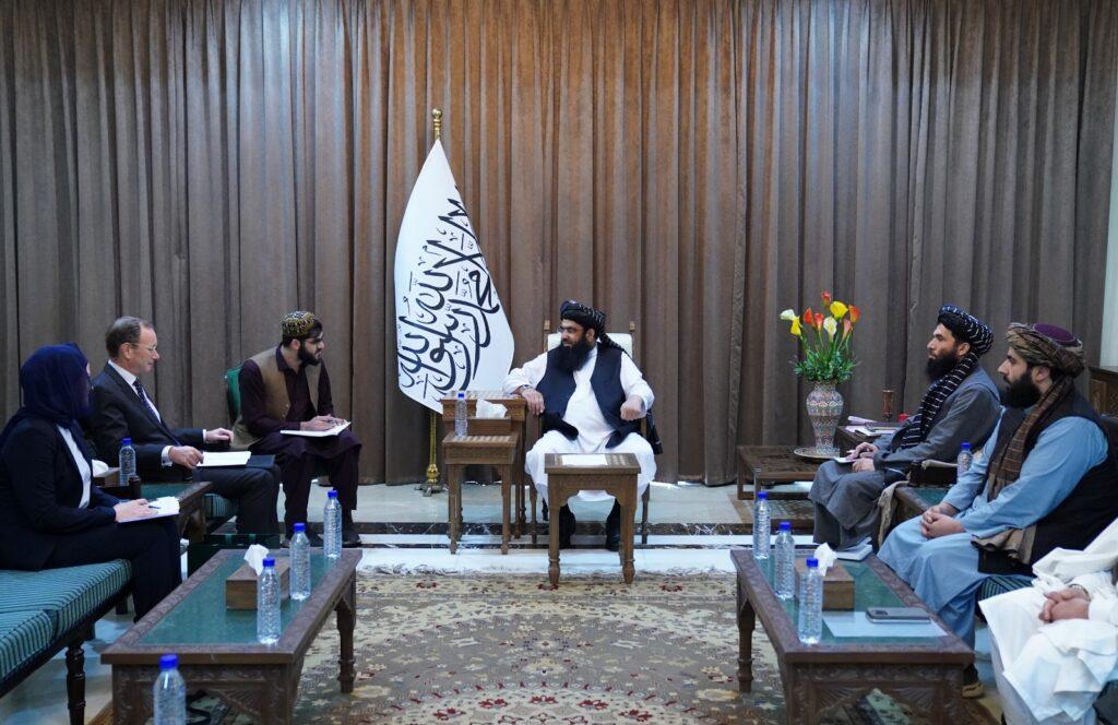 ډیکسن: لندن له کابل سره ښو اړیکو ته لېوالتیا لري