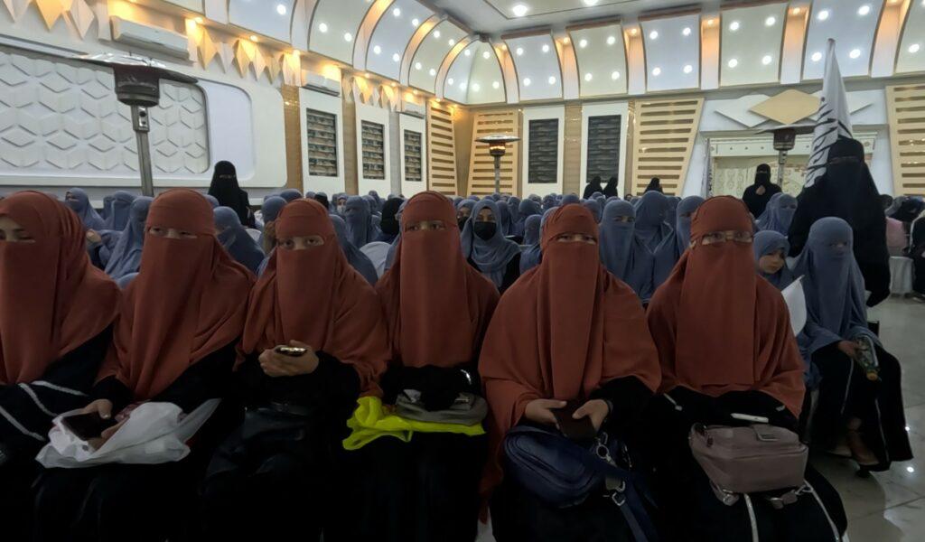 ۲۰۰ دختر از یک مدرسۀ دینی در شهر کابل فارغ شدند