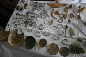 اروزګان کې لسګونه لرغوني اثار موندل شوي