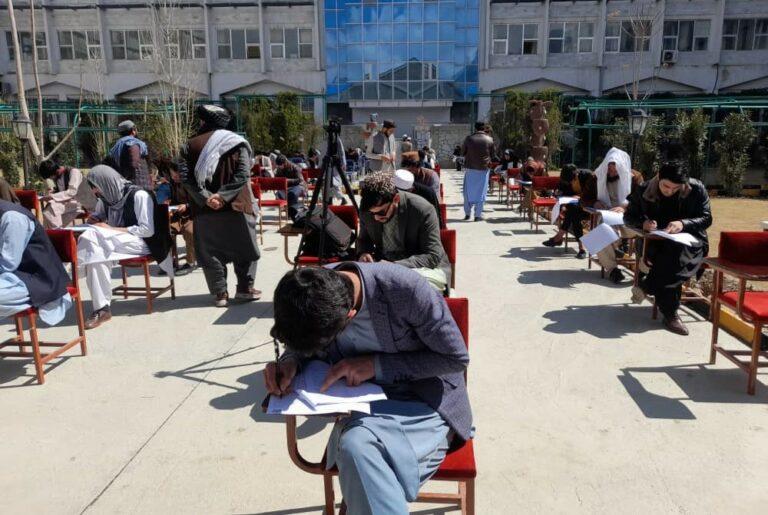 وزارت عدلیه از ۸۰ تن امتحان ورودی ستاژ تقنینی را اخذ کرد