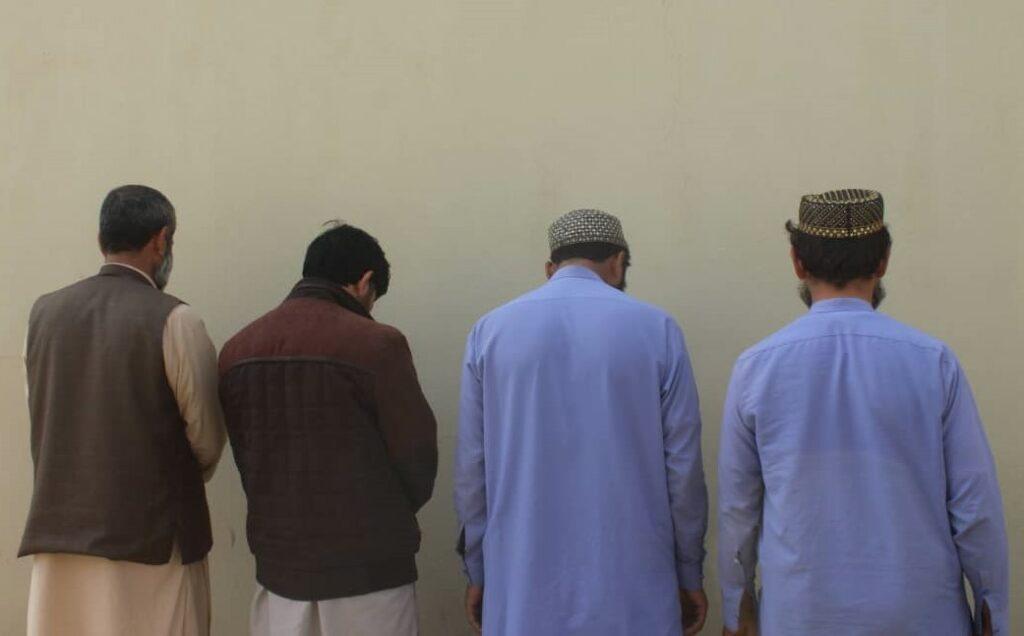 چهار تن در پیوند به شکار پرنده‌گان نایاب در نیمروز بازداشت شدند