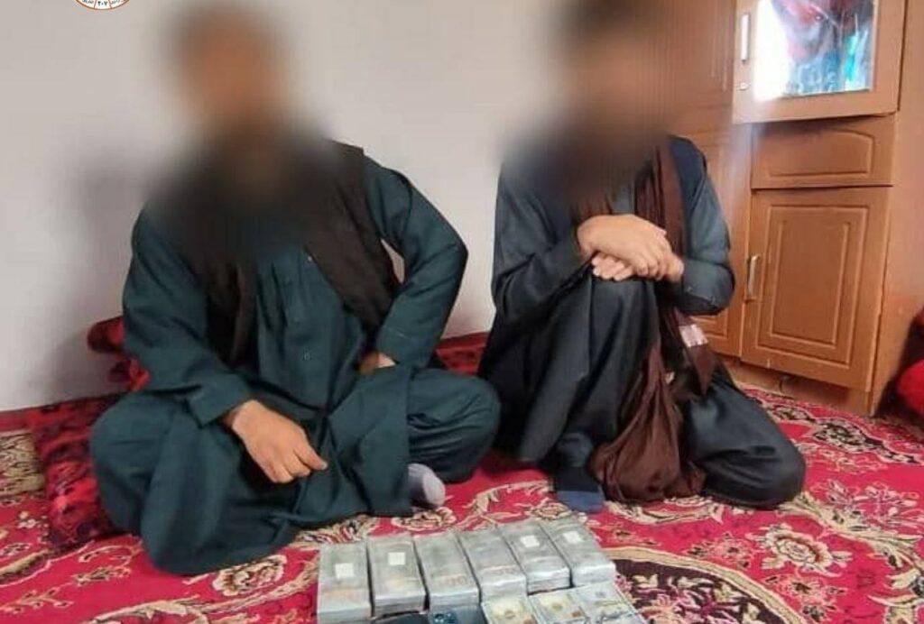 دو تن به اتهام قاچاق بیش از ۲۰۰ هزار دالر امریکایی به ایران در هرات بازداشت شدند