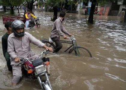 باران شدید و رعدوبرق در پاکستان جان دست‌کم ۲۴ تن را گرفت