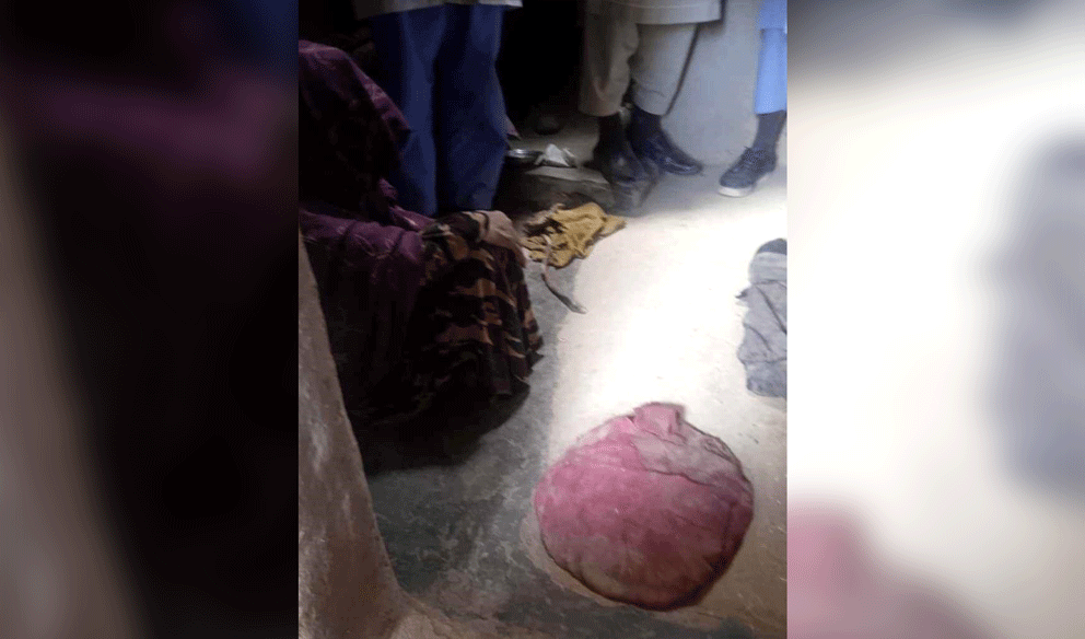 یک زن در غزنی پس از ده سال از حبس خانگی کاکایش آزاد شد